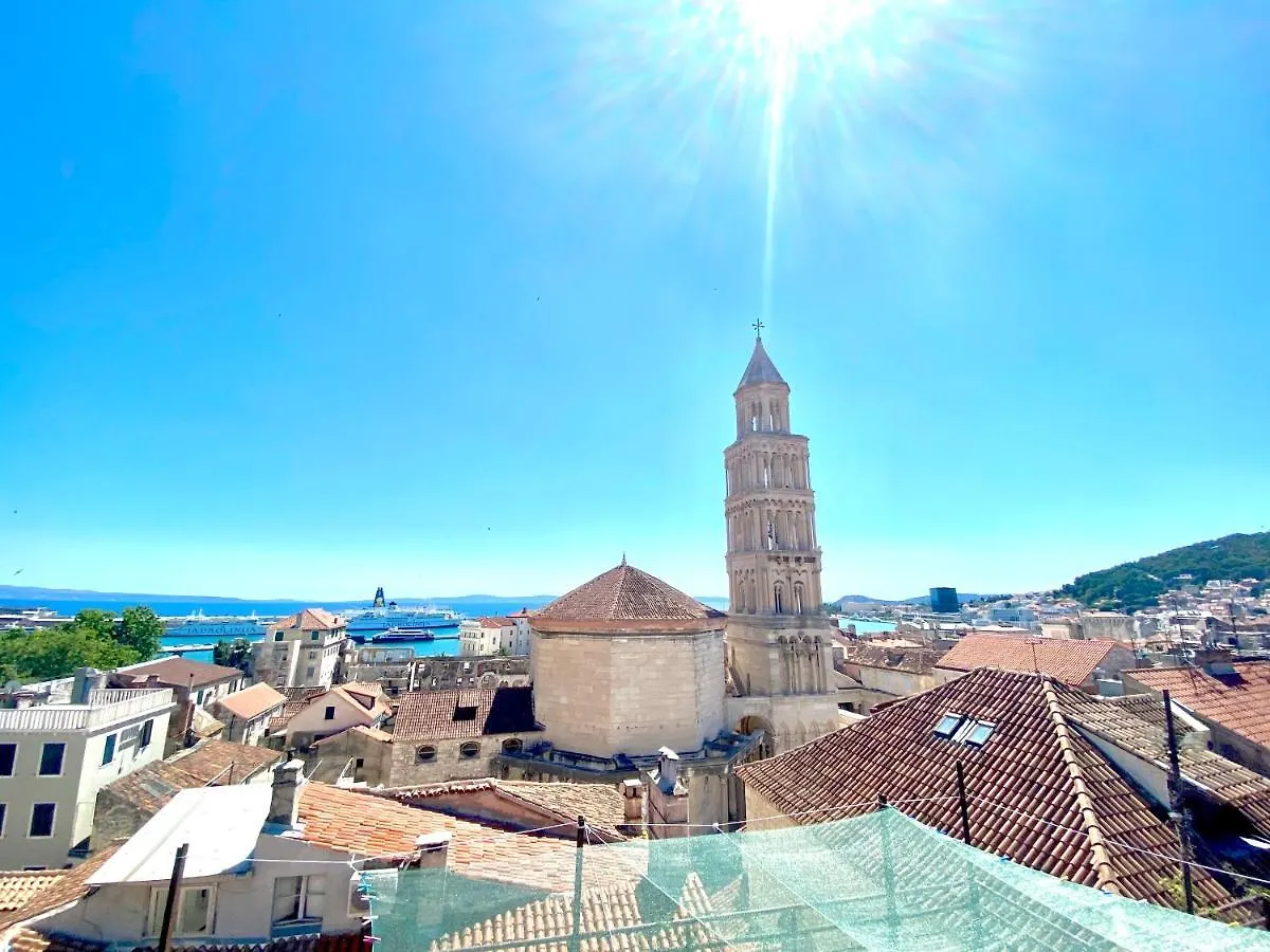 Aurum D Apartment Split